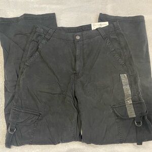 American Eagle women’s cargo pants